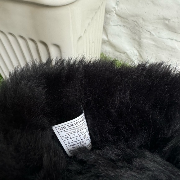 UGG Mini Bailey Button black size 6 new No box Authentic winter boots - Picture 9 of 12